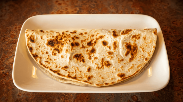Baleada Sencilla / Plain Baleada.